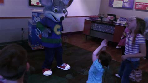 Chuck E Cheese Dance Party Youtube