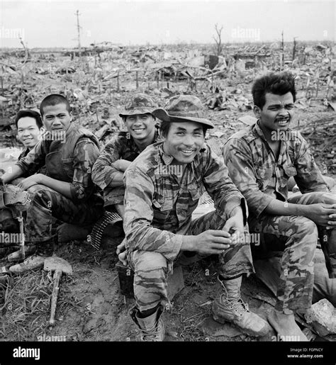 Vietnam War South Vietnamese Soldiers In The Destroyed City Quang Tri