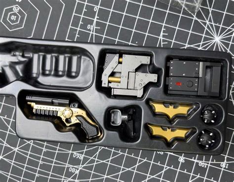FREE LOCAL POSTAGE DC THE DARK KNIGHT RISES HOT TOYS SCALE DX BATMAN WEAPONS Hobbies