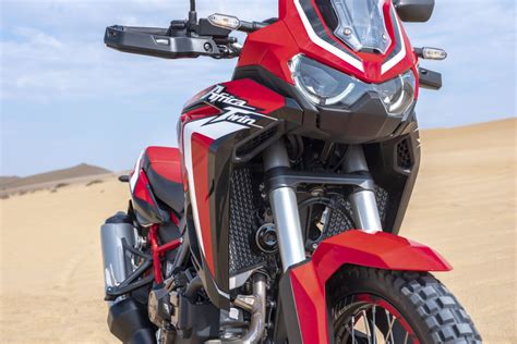 Honda lança nova CRF1100L Africa Twin na Europa mais leve potente e