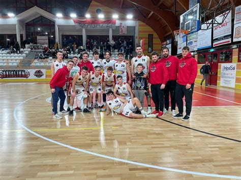 Serie D Vittoria Ma Che Fatica Amatori Basket Savigliano Asd