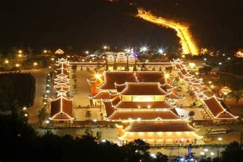 Tour Chùa Ba Vàng Yên Tử 1 Ngày