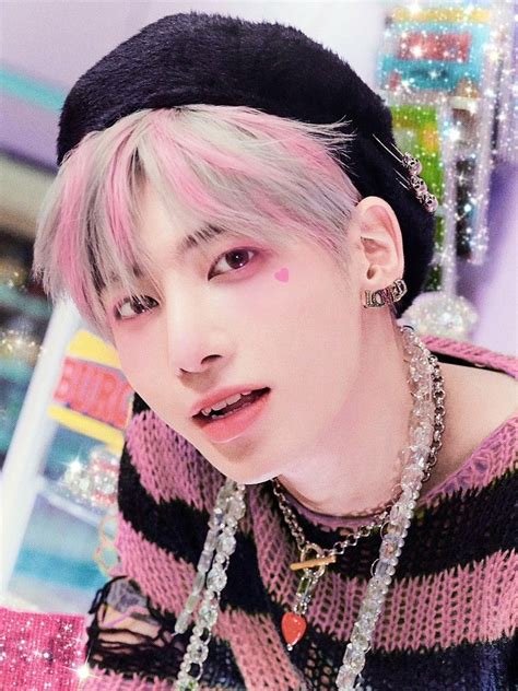 Txt Taehyun Draculaura Aesthetic Pink Edit Txt Pink Hair Look At The Stars