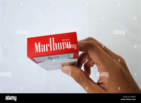 cigarette marlboro cigarrillo marlboro stock photo alamy