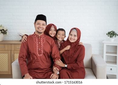 Asian Family Wearing Malay Traditional Clothes Stock Photo 1715163016 ...