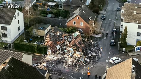 Vn Wohnhaus In Bochum Eingest Rzt Rettungshunde Im