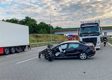 Potworny Wypadek Na Autostradzie A W Wieszowie Kierowca Zgin