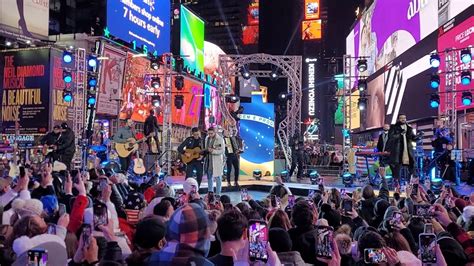 Henrique E Juliano Times Square New York City Youtube