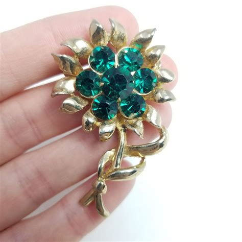 Vintage Coro Green Rhinestone Flower Shape Brooch Go Gem