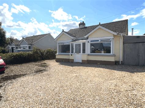 3 Bed Bungalow For Sale In Princess Road Kingsteignton Newton Abbot