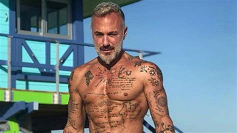 Gianluca Vacchi Alborot A Sus Fans Con Una Foto Muy Picante Telemundo