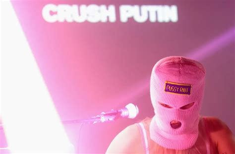 Le groupe russe punk Pussy Riot en tournée européenne pour aider l Ukraine