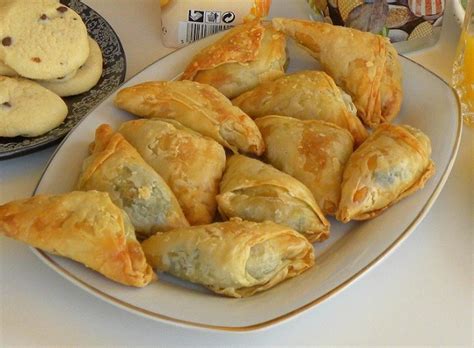 Spanakopita And Spanakopitakia With Store Bought Phyllo Kopiasteto