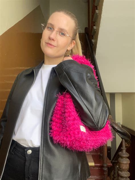 Fluffy Hot Pink Joe Crochet Bag Medium Crohini