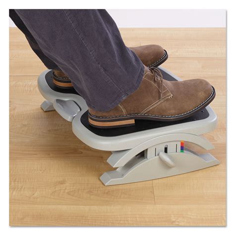 Kensington SoleMate Plus Adjustable Footrest W SmartFit System 3 1 2h