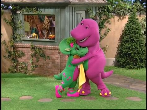 Barney Hugs Kids