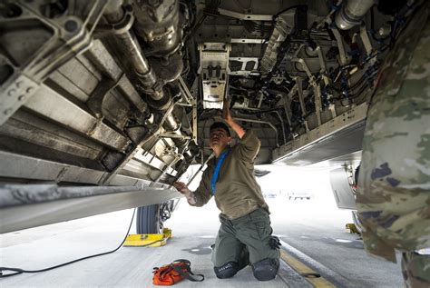 F-22 weapons crews battle in quarterly competition > Eglin Air Force ...