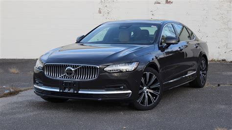 2022 Volvo S90