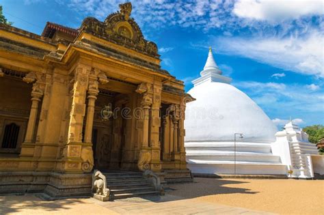 Kelaniya Raja Maha Viharaya Temple Stock Photo Image Of Maha White