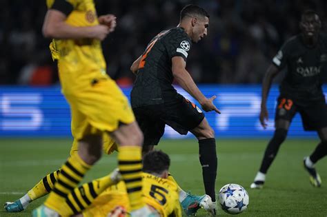 Psg 2 0 Borussia Dortmund Psg And Mbappe Cruise Past Dortmund Champions League