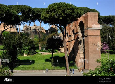 Aqueduct rome hi-res stock photography and images - Alamy