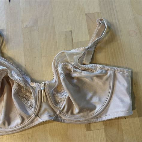 Wacoal Feather Embroidery Underwire Bra C Nude Lace Neutral