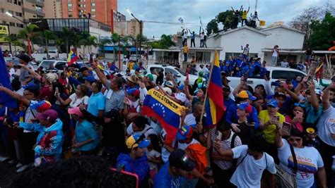 Mar A Corina Machado Y Edmundo Gonz Lez Colmaron Las Calles De