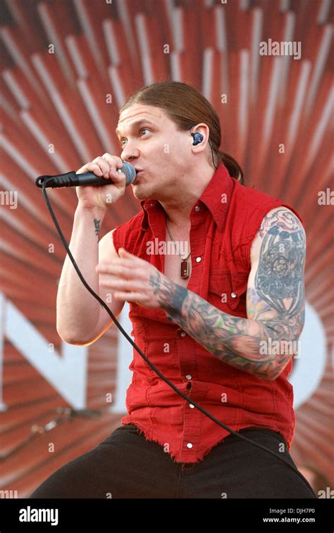 Brent Smith Shinedown 2022