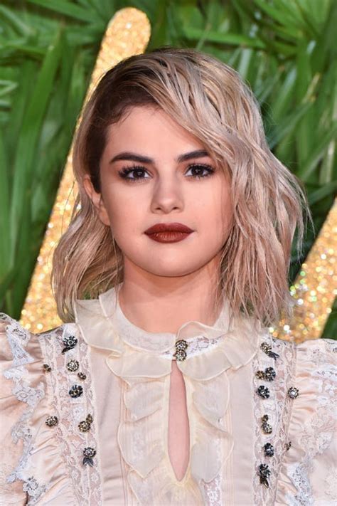 37 Best Selena Gomez Hairstyles Selena Gomezs Hair Evolution