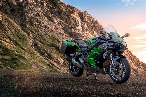 2023 Kawasaki Ninja H2® SX SE | Motorcycle | Power For the Distance