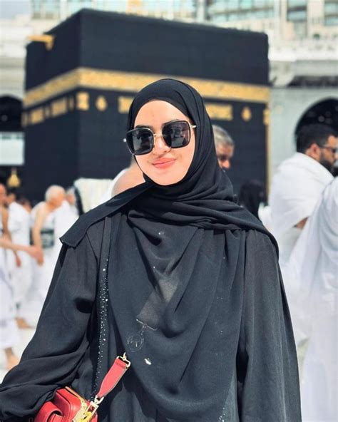 Perform Umrah In The Month Of Ramadan Woro Widowati Shares Photos