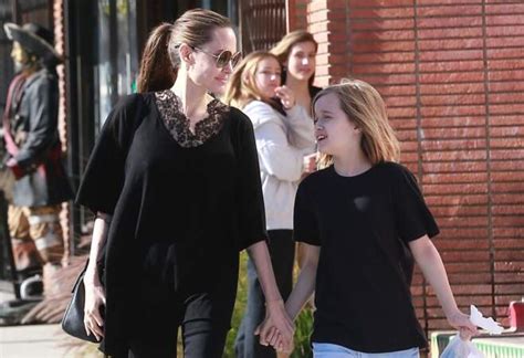 Photos Angelina Jolie Retrouve Le Sourire Au Côté De Sa Fille