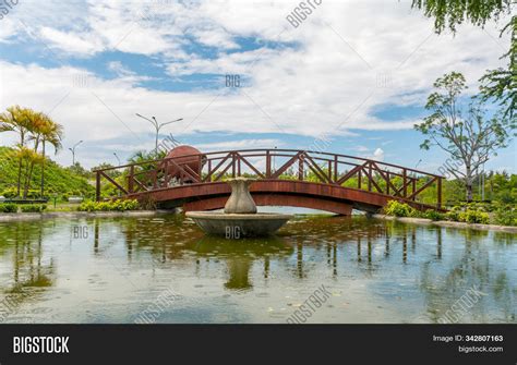 Hulhumale Central Park Image And Photo Free Trial Bigstock