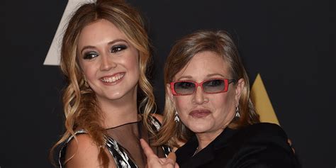 Billie Lourd Confirms She Didnt Invite Mom Carrie Fishers Siblings To