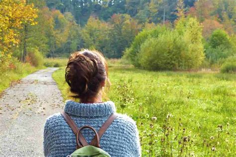 Meditazione Camminata Come Rilassare La Mente E Mantenere Il Corpo In