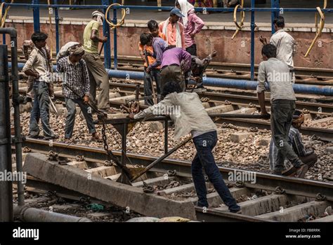 Indian Workers Hi Res Stock Photography And Images Alamy