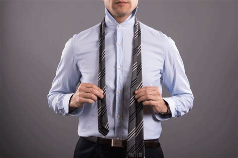 How To Tie A Pratt Knot | He Spoke Style