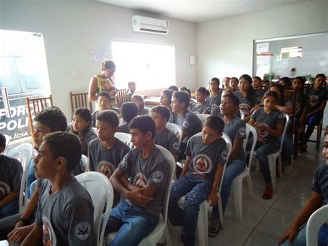 COMANDO DO 15º BPM FORMA 70 ALUNOS DO PROGRAMA EDUCACIONAL DE