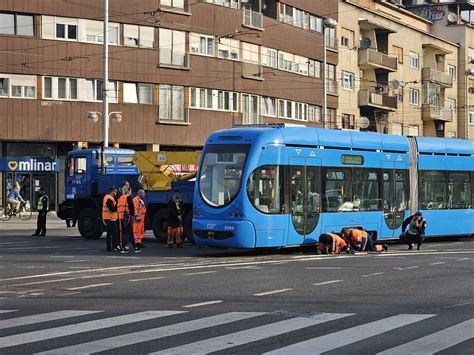 Jutarnji list Totalni prometni rusvaj na Savskoj Tramvaj iskočio iz