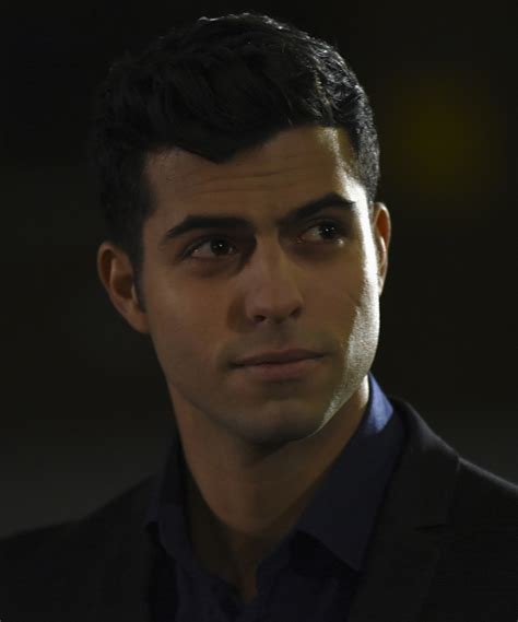 Raphael Santiago | Wiki Shadowhunters en Español | FANDOM powered by Wikia