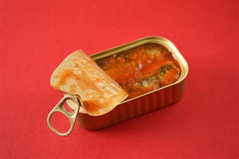 Open Blik Van Sardines Met Deksel Open En Ring Pull Stock Afbeelding