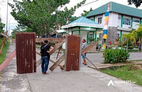 Jalan Kompleks Perkantoran Bupati Kepulauan Meranti Diblokir Ahli Waris