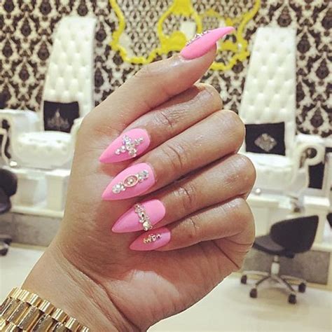 Nicki Minaj's Nail Polish & Nail Art | Steal Her Style