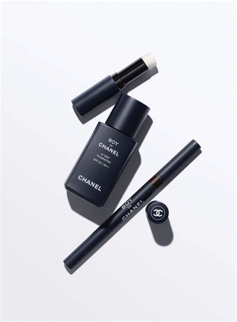 Chanel выпустили декоративную косметику для мужчин