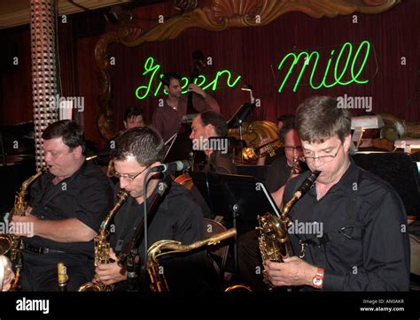 Green Mill Jazz Club Fotos Und Bildmaterial In Hoher Auflösung Alamy