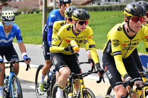 Primoz Roglic Steigt Nach Seinem Horrorsturz Bei Der Baskenland