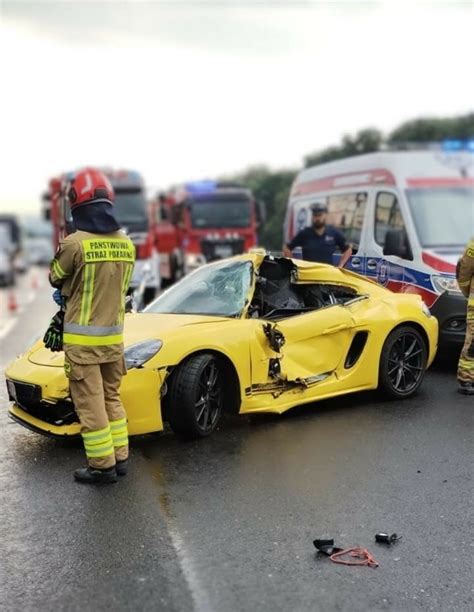 Wypadek na autostradzie A4 pod Krakowem Zderzenie trzech pojazdów