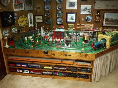 Welcome to a Combined Standard Gauge & O-Gauge Layout! | Model trains, Train layouts, Model ...