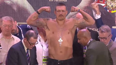 Błąd na ceremonii Usyk jeszcze lżejszy od Furyego VIDEO