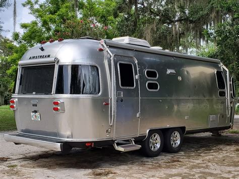 2017 Airstream Flying Cloud 25fb Queen Travel Trailers Rv For Sale By